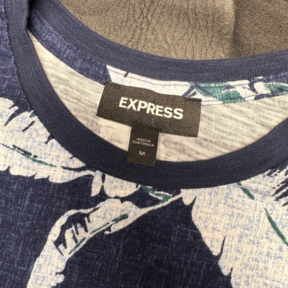 Express Men’s Floral Short Sleeve T-Shirt - Picture 3 of 3